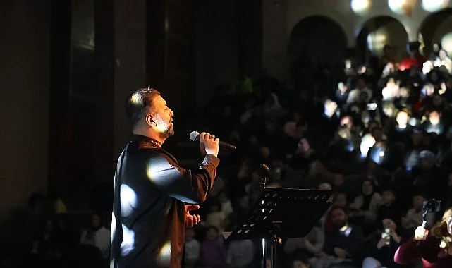 Gönüllere Dokunan İlahileriyle Hasan Bayar Sahne Aldı