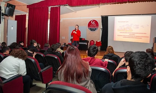 Karşıyakalı gençler afetlere karşı bilinçleniyor