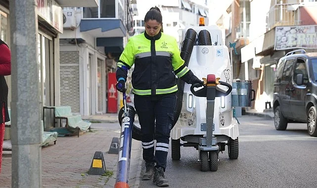 Konak’tan temizliğe pratik çözüm: Filler görev başında