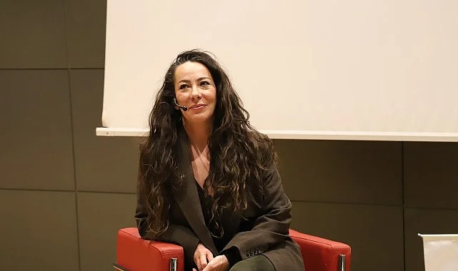 Oyuncu Zeynep Özyağcılar ile 8 Mart’a özel söyleşi!