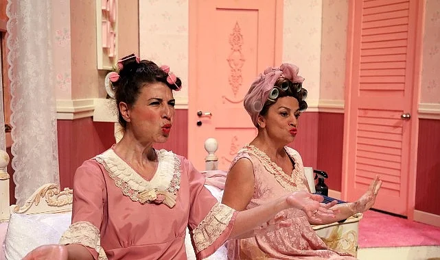 Şehrin Tiyatrosu ‘Yatak Odası Komedisi’ Oyunuyla Güngören’de