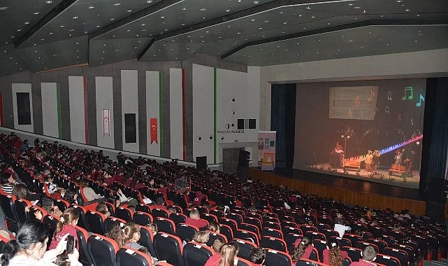 1. Lefkoşa Çocuk Tiyatrosu Şenliği “Sesler Ülkesi” Oyunuyla Başladı