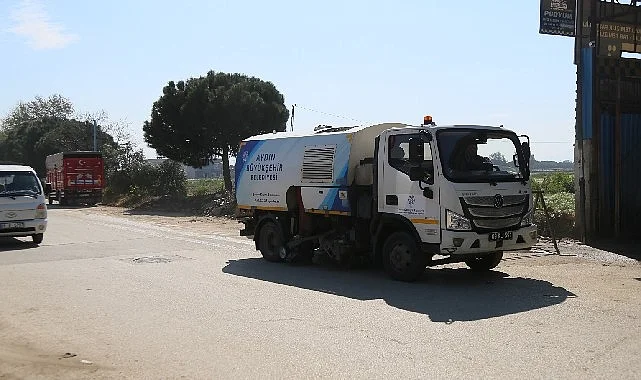 Aydın Büyükşehir Belediyesi’nden Acarlar’da çevre düzenleme ve bakım çalışması