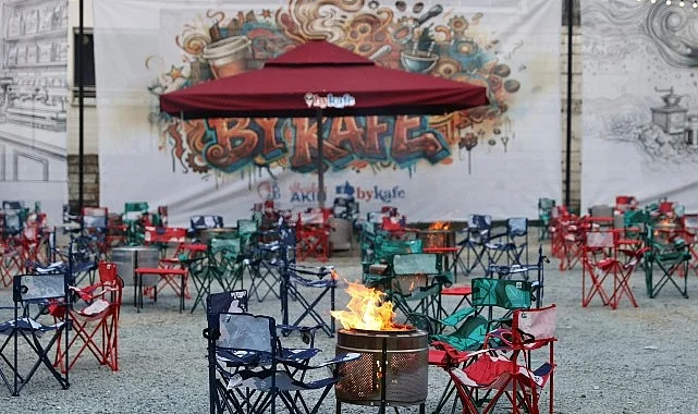 Bayrampaşa’da By Kafe açıldı: İbrahim Akın gençleri ateş başında sohbete davet etti