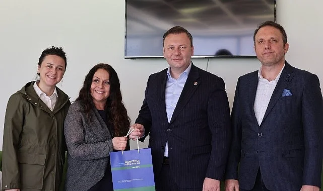 Kartepe’de Kütüphane Haftası’na Yazarlı Kutlama