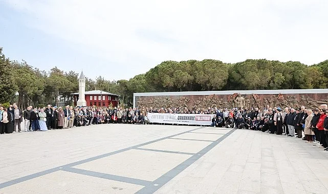 Küçükçekmece Belediyesi Emekli Çiftleri Çanakkale’ye Götürdü