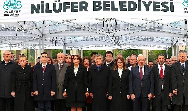 Nilüfer, 23 Nisan’ı Cumhuriyet Meydanı’nda kutladı