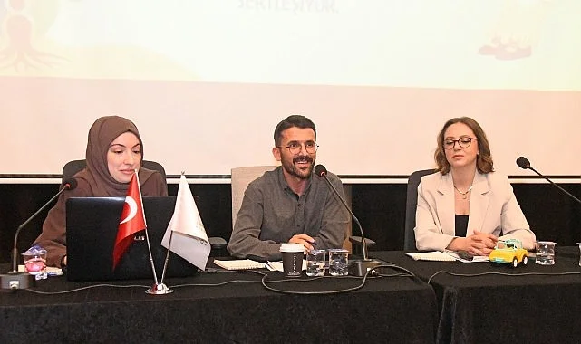 Osmangazi Belediyesi Ebeveynleri Ana Baba Okulu’nda Bilgilendirdi