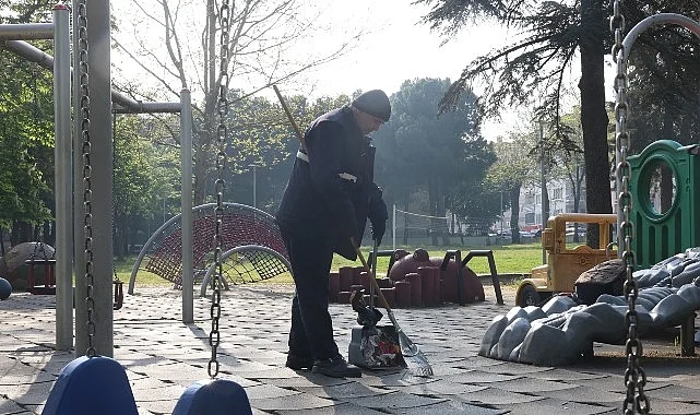 Osmangazi Belediyesi’nden Parklara Günlük Bakım Dokunuşu