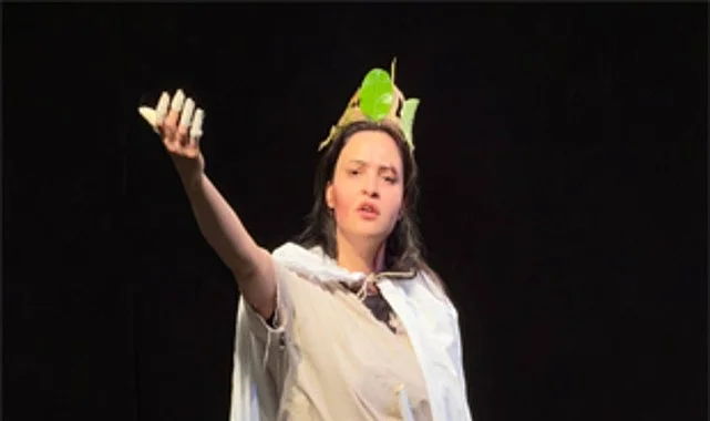 Üniversiteliler tiyatroda buluştu