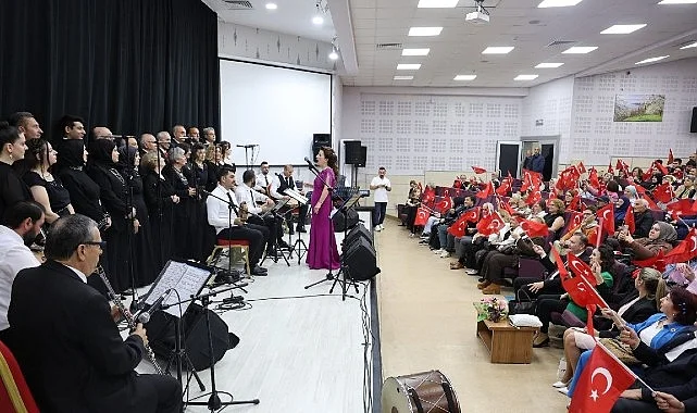 19 Mayıs Coşkusu Kartepe’de Türkü ve Nağmelerle Yaşandı