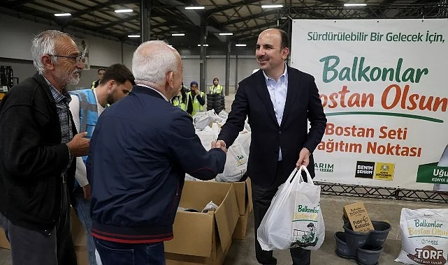 “Balkonlar Bostan Olsun” Projesinde Dağıtımlar Devam Ediyor