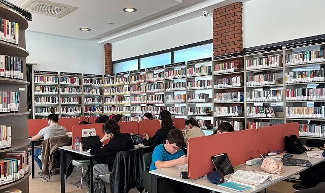 İzmit Millet Kütüphanesi bayramın ilk günü açık