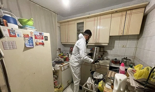 Konak’ta çöp eve geçit verilmedi: 10 ton atık çıkarıldı