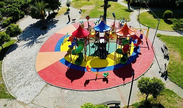 Narlıdere’de Oyun Parkı Zeminleri Yenileniyor
