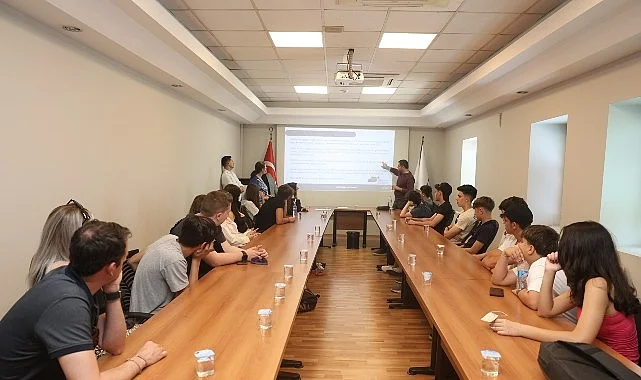Nilüfer’in yeşil enerji vizyonu Avrupalı gençlere anlatıldı