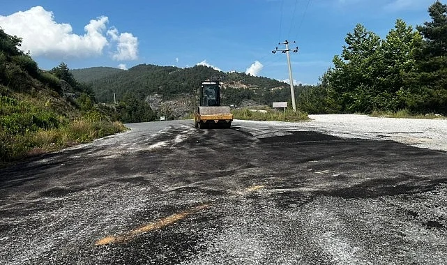 Büyükşehir ekiplerinden yol mesaisi