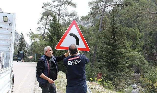 Büyükşehir’den Kemer yayla yollarında kapsamlı çalışma