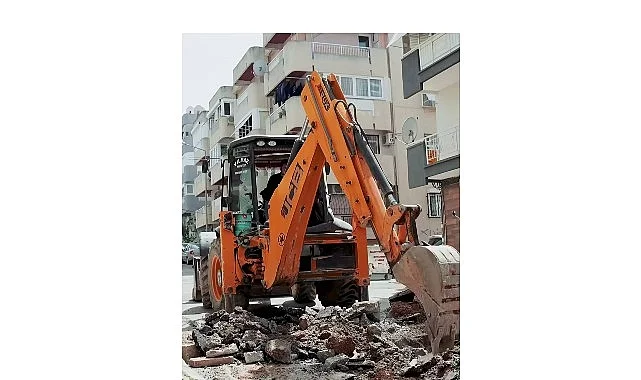 Çamlıca Sokak’ta yol yenileme ve altyapı çalışmaları hız kesmeden sürüyor