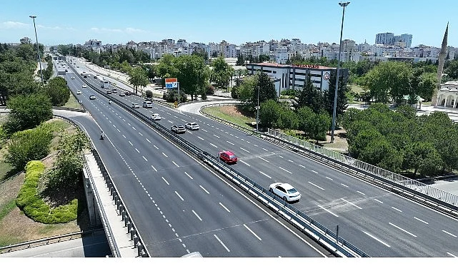 İller Bankası Kavşağı’nda asfalt çalışması yapıldı