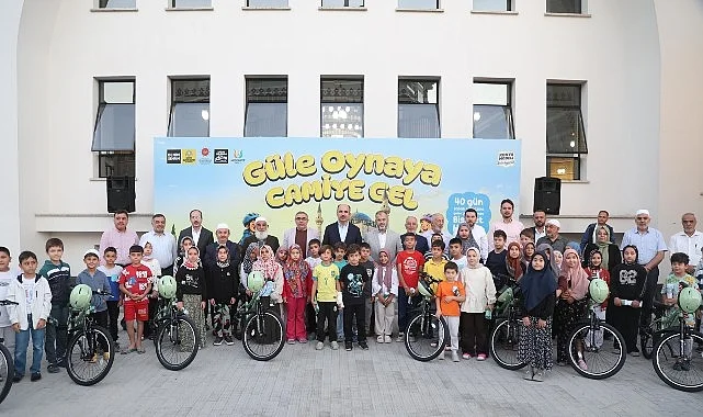 Başkan Altay “Güle Oynaya Camiye Gel” Projesi Kapsamında Çocukların Sabah Namazı Coşkusuna Eşlik Etti