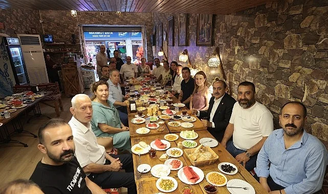 Başkan Mutlu, Tarihi Çarşı’da esnafla buluştu: “Kemeraltı, en büyük zenginliğimiz”