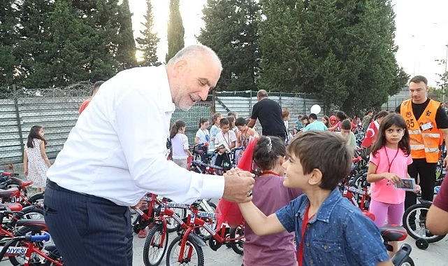 Başkan Sandıkçı’dan Davet: Tüm Çocuklar Hediyelerine Kavuşuyor