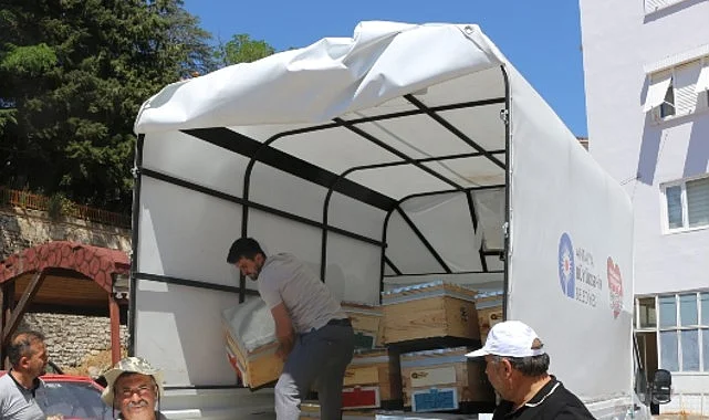 Büyükşehir’den Gündoğmuş ve İbradılı arıcılara bereket kovanı