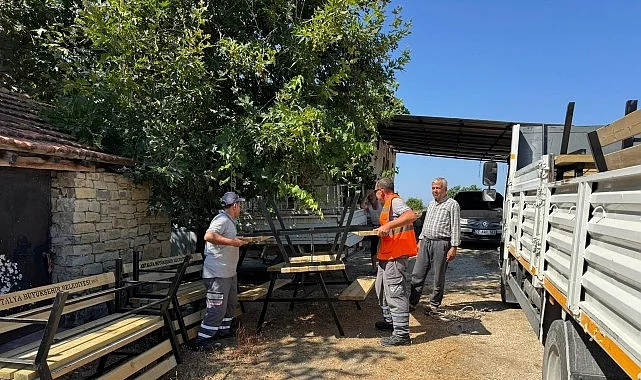 Büyükşehir’den Manavgat’a bank ve piknik masası desteği