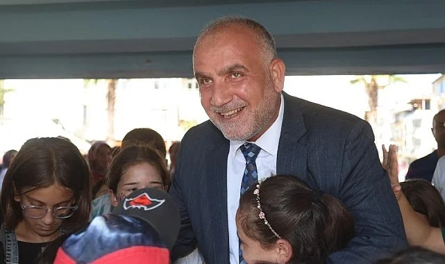 Canik’te 2 Bin 500 Çocuk Hediyelerle Buluşuyor