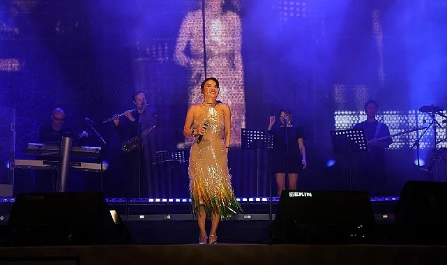 Göksel’den Aliağa’da unutulmaz konser