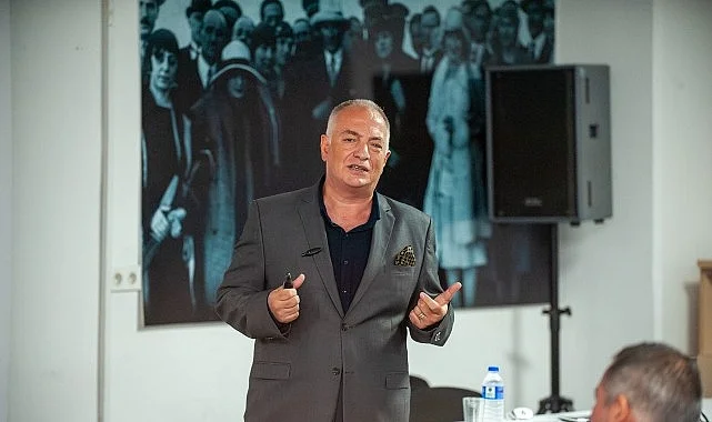 ‘İzmir Baba’ Karşıyaka’da özlemle anıldı