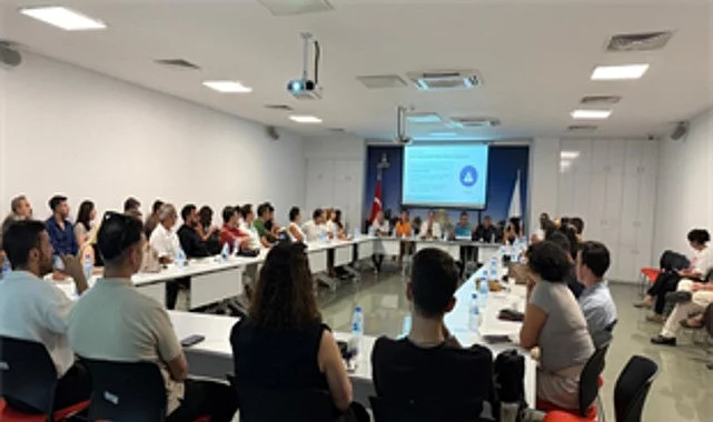 İzmir’in çatılarında güneş seferberliği