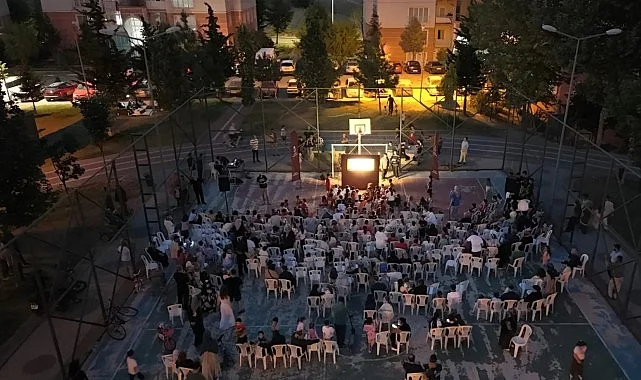 “Karagöz’ün Salıncağı” İlk Gösteriminde Çocuklar Ve Aileler Buluştu