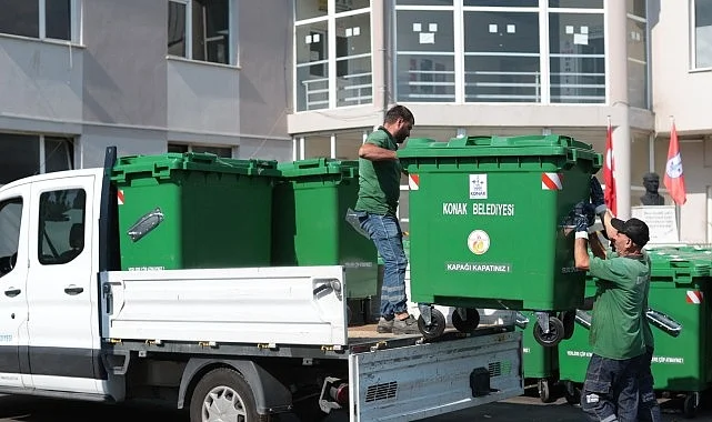 Konak’ın sokakları yeni konteynerlerine kavuştu