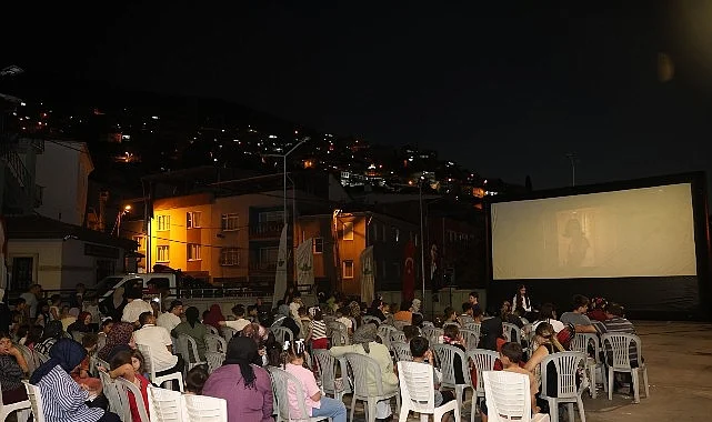 Mollafenari’de Sinema Perdesi Çocuklar İçin Açıldı