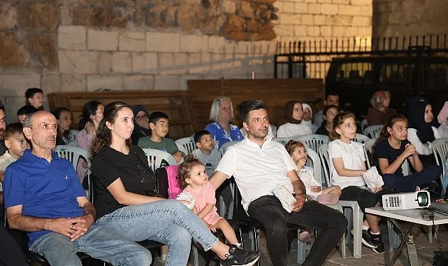 Osmangazi’de Sinema Keyfi Tarihi Surların Gölgesinde Yaşandı