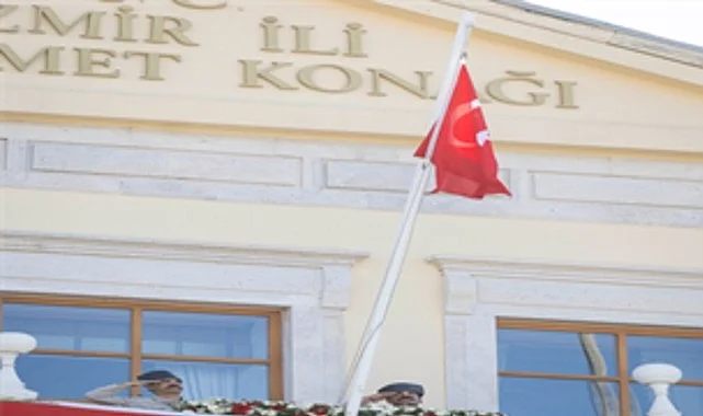 9 Eylül coşkusu Süvari Birlikleri’nin bayrak töreniyle devam ediyor