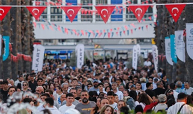 İEF’de eğlence ve sürprizler bir arada