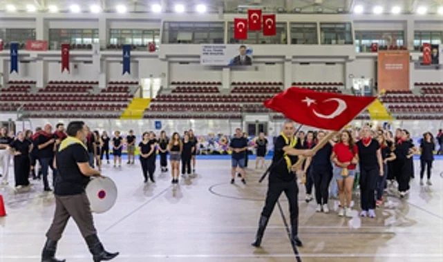 İzmir’de zeybek bilmeyen kalmayacak