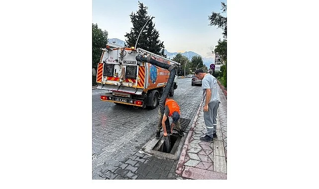 Kemer’de mazgal temizliği