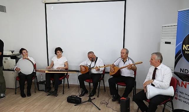 Mavi Ev alzheimer hastalarına ve yakınlarına moral oluyor