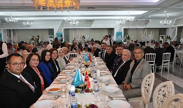 Nilüfer Belediyesi’nden şehit aileleri ve gaziler onuruna yemek