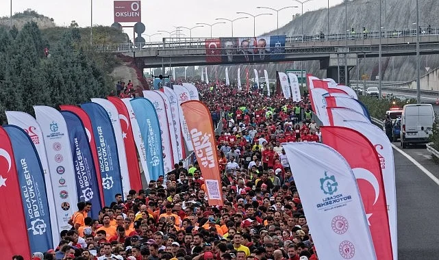 Binlerce adım Cumhuriyet için atıldı